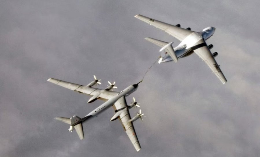 Dy bombardues rusë fluturojnë në afërsi të Alaskës