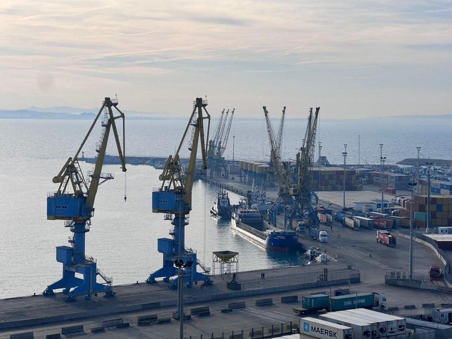 Kontrollet e shtuara ndaj kontenierëve për drogë në Durrës largojnë importuesit nga Kosova dhe Maqedonia 