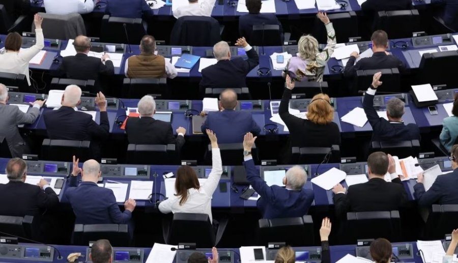 Parlamenti Evropian miraton rezolutë për Serbinë, kërkon hetim ndërkombëtar për zgjedhjet