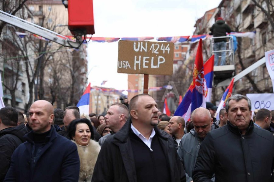 'SHBA, na ndihmo'/ Serbët në protestë: Të anulohet vendimi për dinarin