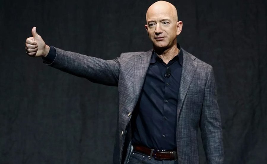 Jeff Bezos shet aksione me vlerë mbi 4 miliardë dollarë!