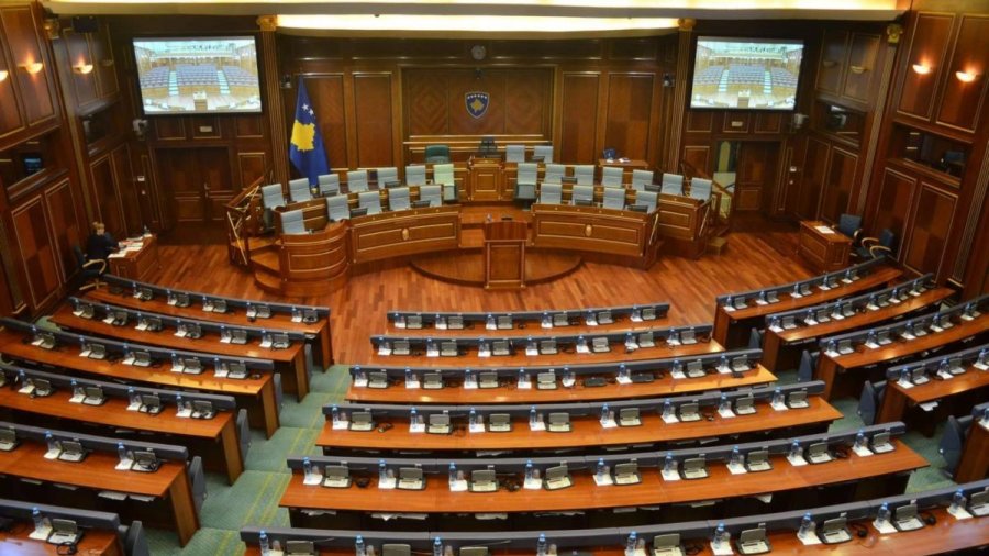 Pushteti e opozita pajtohen për vettingun, por ndryshimet kushtetuese s’mund të bëhen pa Listën Serbe