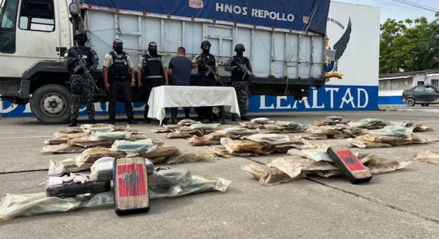 Sekuestrohen 7.3 milionë dollarë kokainë në Ekuador, pakot me flamur shqiptar