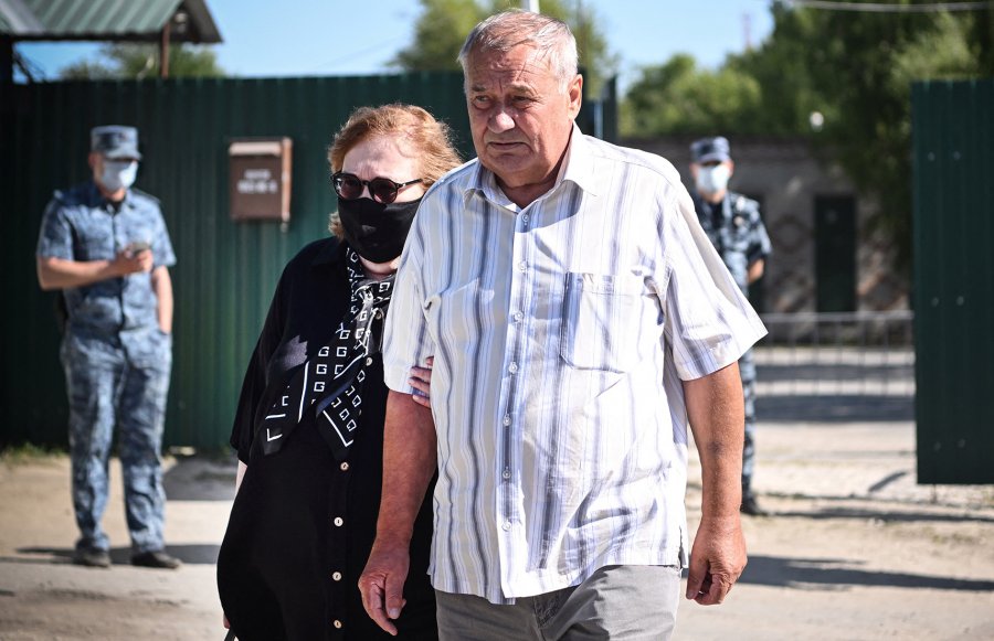 ‘Nuk dua të dëgjoj asnjë ngushëllim’: Nëna e Navalyny thotë se ai ishte me shëndet dhe i gëzuar të hënën