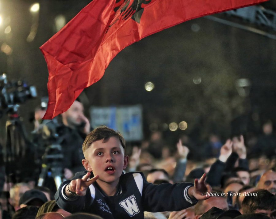 Protesta madhështore në FOTO/ 'Sot, shqiptarët, demokratë e socialistë ishin në bulevard , zëri i tyre ishte i fortë në kërkim të lirisë'