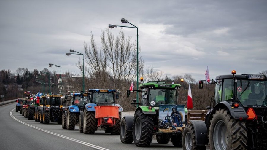 Protesta e fermerëve polakë shqetësojnë Ukrainën/ Këshilltari i Zelensky-t: Po na poshtërojnë