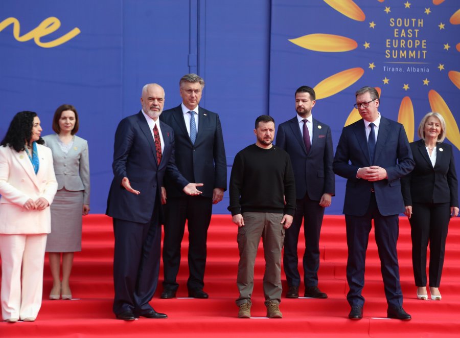 Rama i bën nderin Vuçiçit, nuk fut në deklaratën e Samitit sanksionet kundër Rusisë
