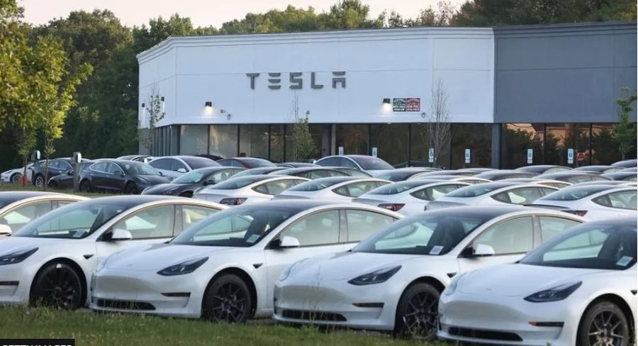 Të tjera telashe për Elon Musk, tërhiqen nga tregu 1.6 mln makina Tesla