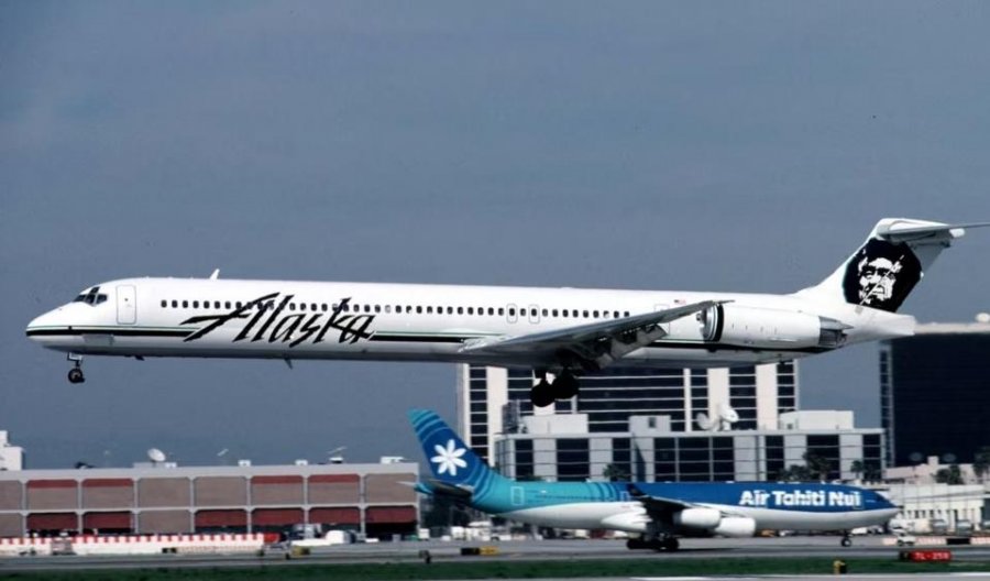 Alaska Airlines ndalon fluturimin e avionëve Boeing 737 pas një incidenti