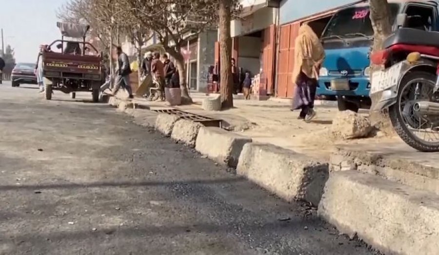 Shpërthen minibusi me pasagjerë në Kabul, të paktën 6 të vrarë dhe 17 të plagosur