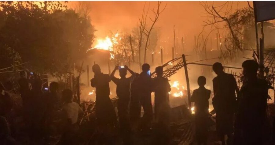 Kaos nga zjarri në kampin e refugjatëve në Bangladesh, rreth 7000 persona ngelen pa strehë
