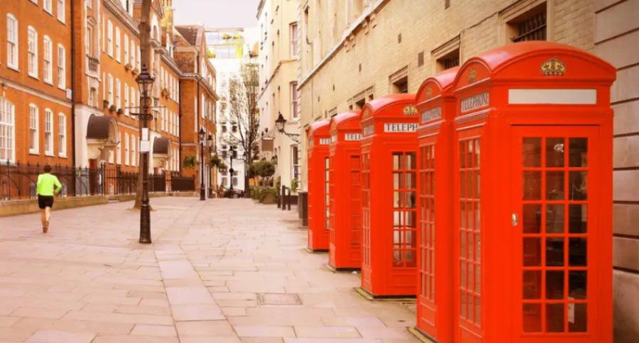 Kabinat e kuqe telefonike britanike në shitje