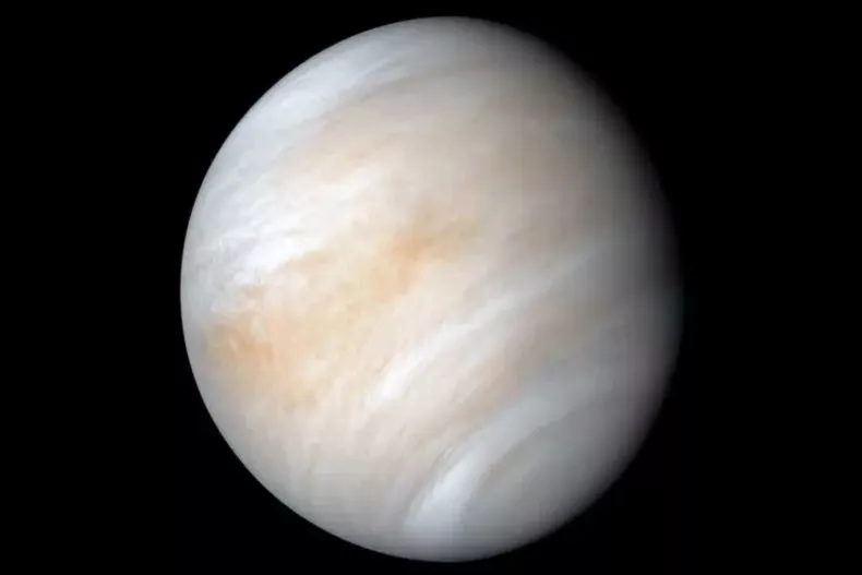 Jeta në Venus mund të jetë e mundur në retë acidike
