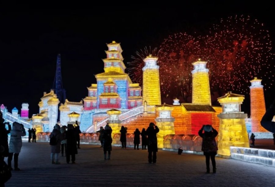 Festivali i akullit dhe borës në Kinë, vepra arti dhe skulptura madhështore