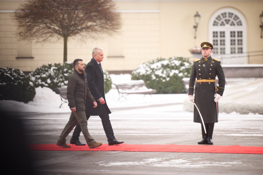 Presidenti i Ukrainës vazhdon turneun e tij në shtetet baltike