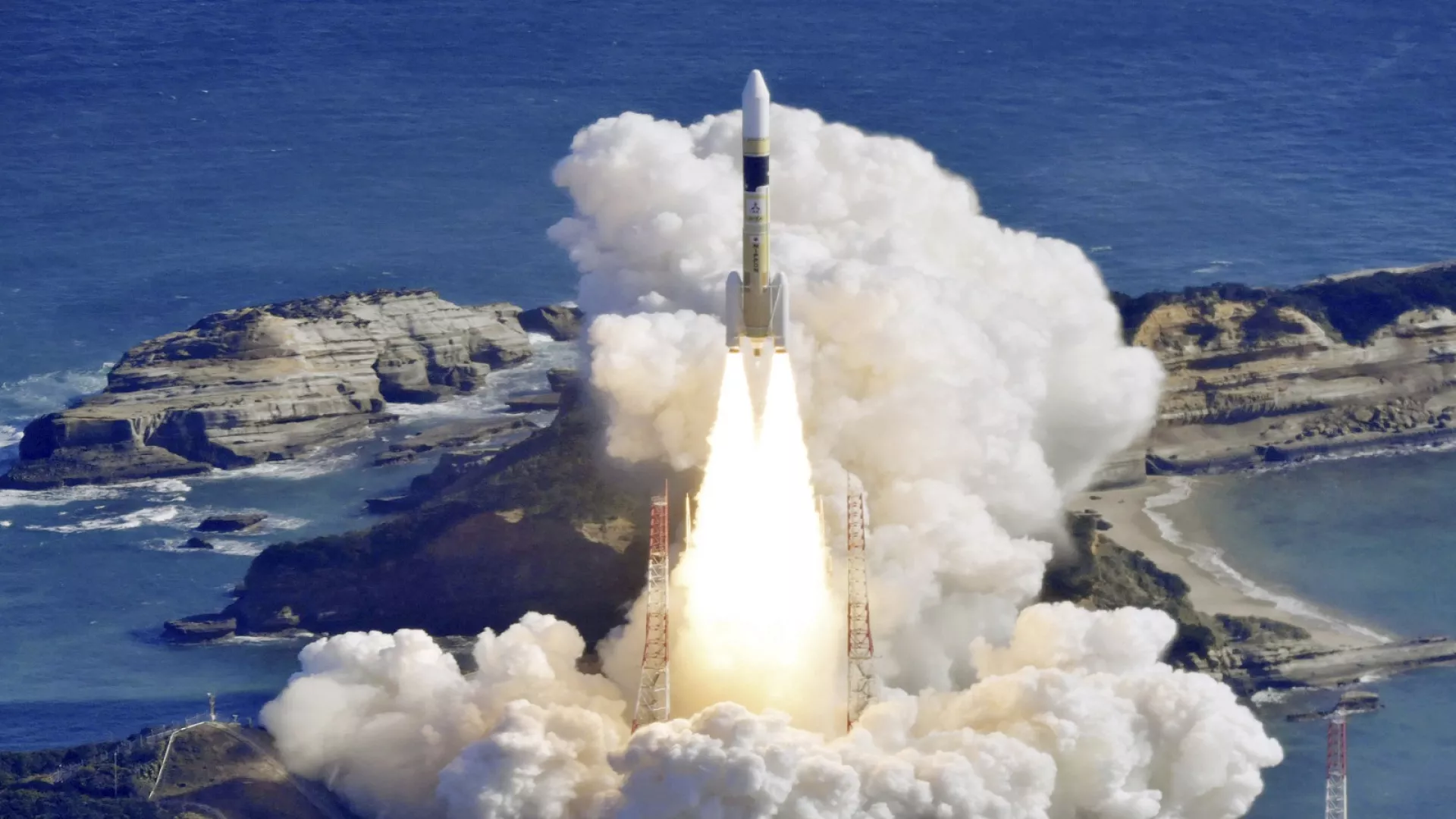 Japonia lëshon një satelit për të vëzhguar raketat e Koresë së Veriut