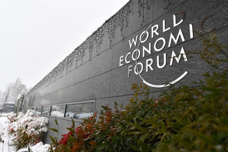 Zvicra mirëpret elitat globale për të zgjidhur problemet e botës