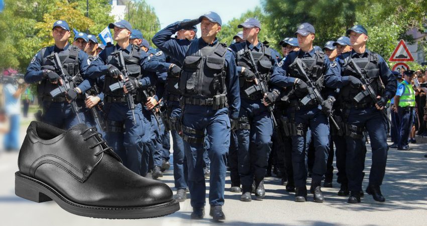 Policia pajiset me këpucë të reja