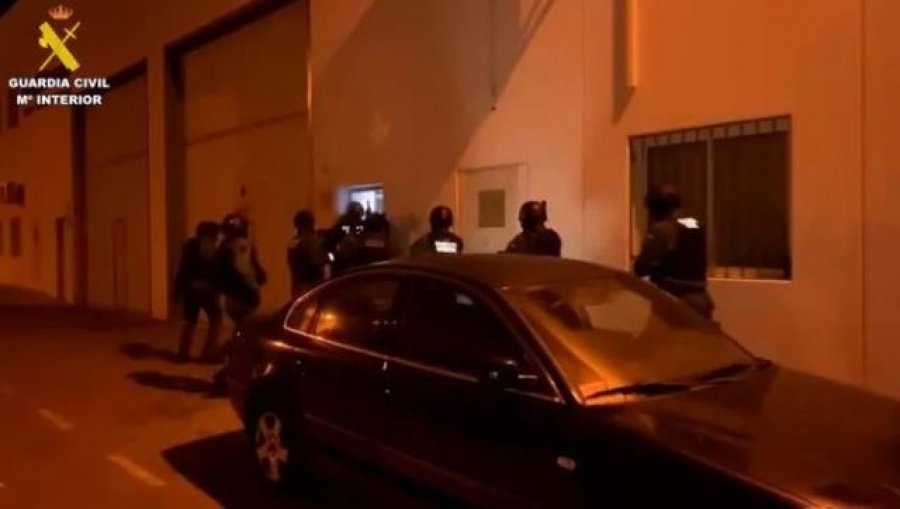 Shkatërrohet banda shqiptaro-kolumbiane/ Sekuestrohen 125 kg marijuanë në Spanjë, gjashtë të arrestuar