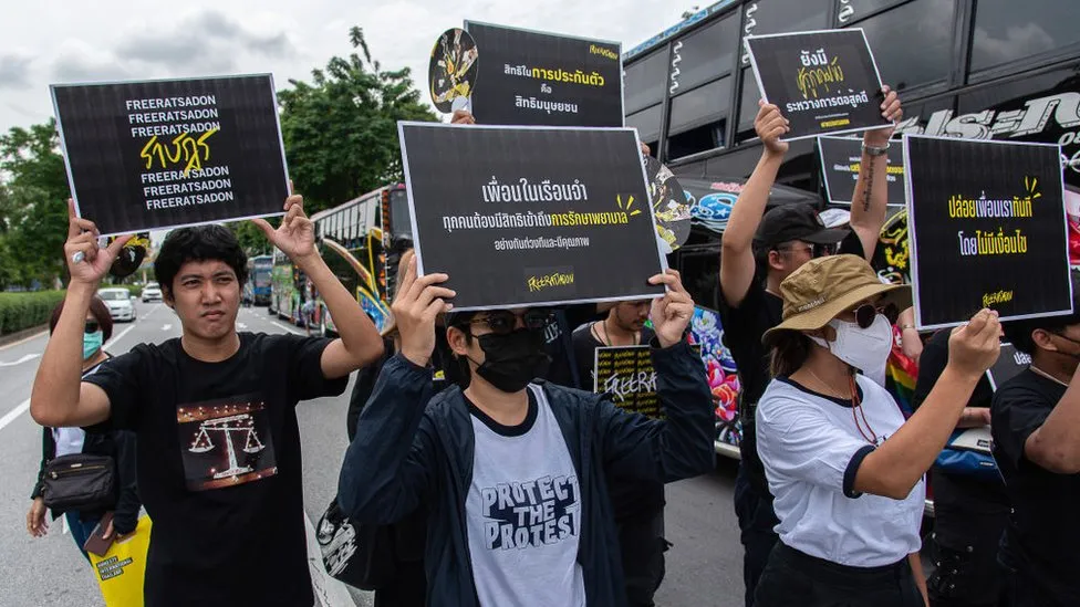 Tajlandë: Burri dënohet me 50 vjet burg për shpifje ndaj monarkisë