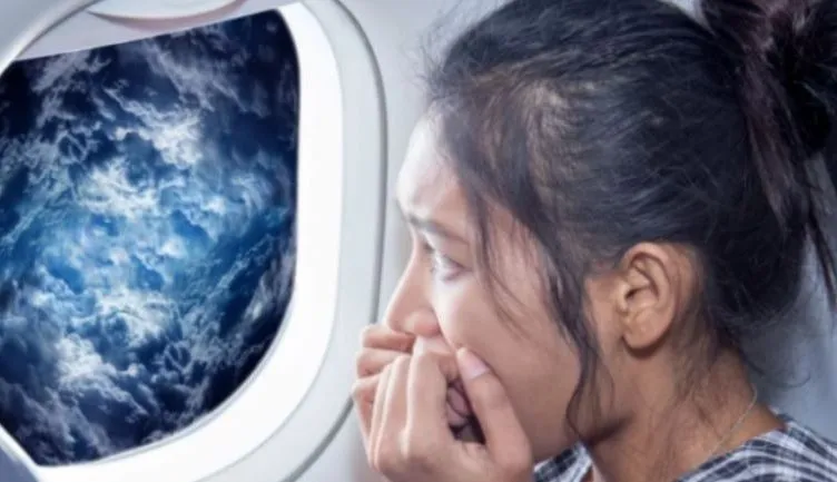 Si mund ta mposhtim frikën gjatë fluturimit?