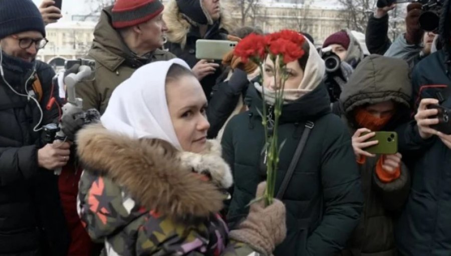 Sfida e fundit e Putinit? Gratë e ushtarëve protestojnë në Moskë: Na trajtojnë si materiale biologjike, s’duan të jemi të lumtur