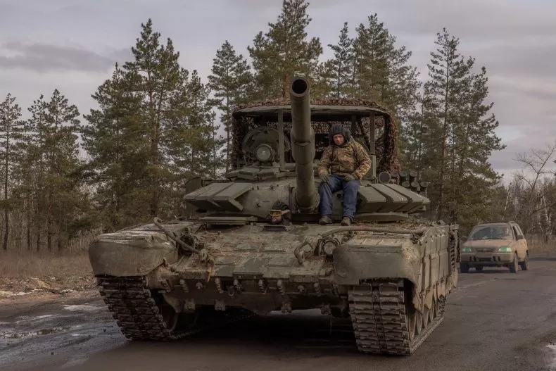 Rusia humbet mbi 2300 ushtarë dhe 21 tanke në tri ditë