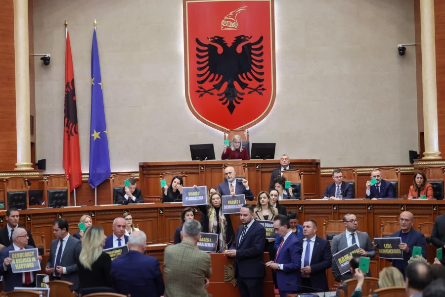'Të ndryshohet komisioni i Reformës Zgjedhore': Publikohet kërkesa e 47 deputetëve të opozitës 