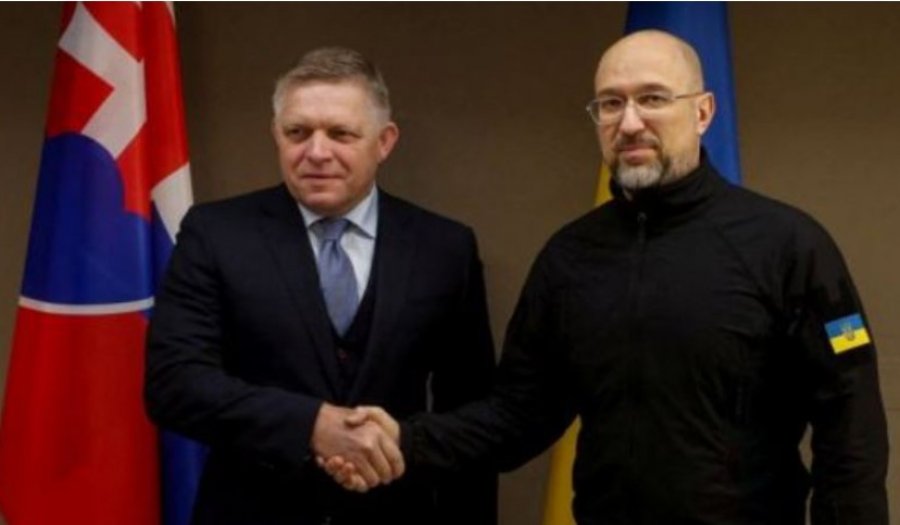 Sllovakia mbështet anëtarësimin e Ukrainës në BE, por jo në NATO