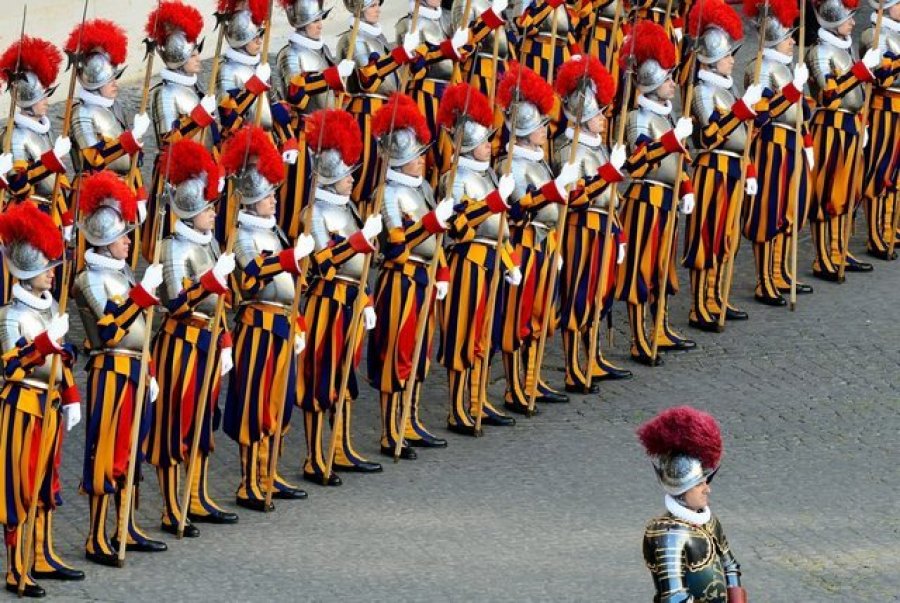 Garda Zvicerane e Vatikanit, historia e ushtrisë më të vogël në botë