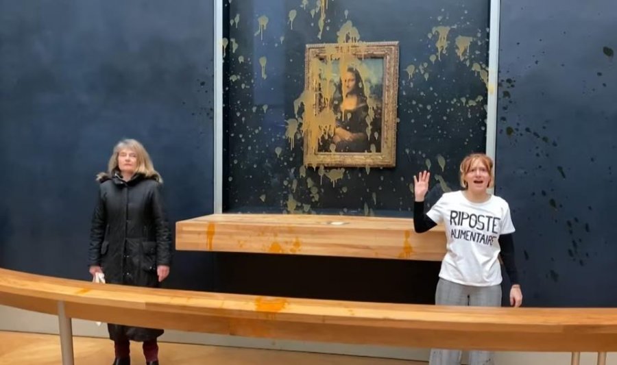 Aktivistet e klimës hedhin supë drejt xhamit mbrojtës të Mona Lizës
