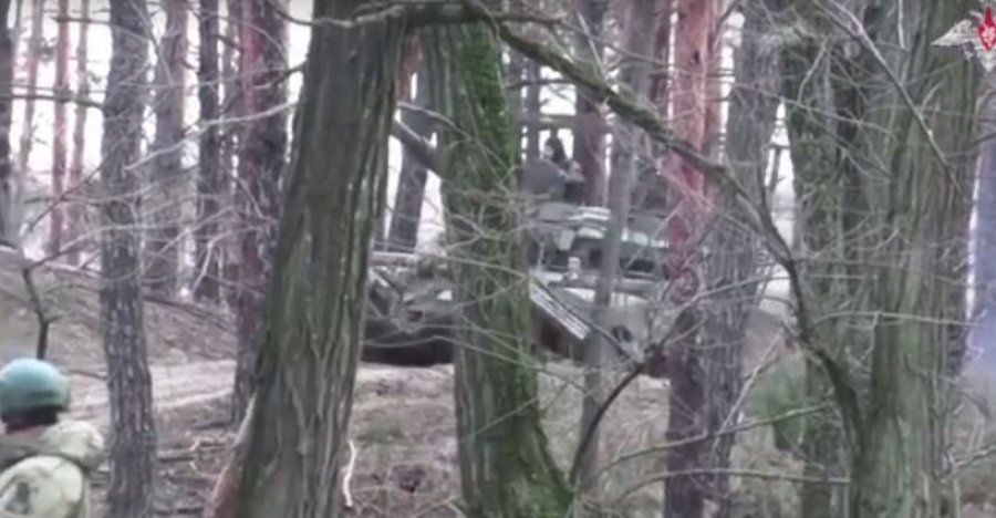 Rusia sulmon depon e karburantit të Ukrainës, ushtria ukrainase shkatërron artilerinë ruse