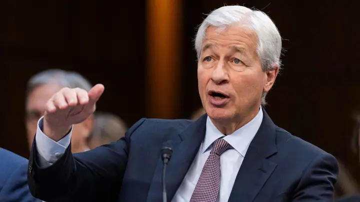 Drejtori ekzekutiv i JPMorgan paralajmëron: SHBA-të po shkojnë drejt greminës ndërsa borxhi rritet