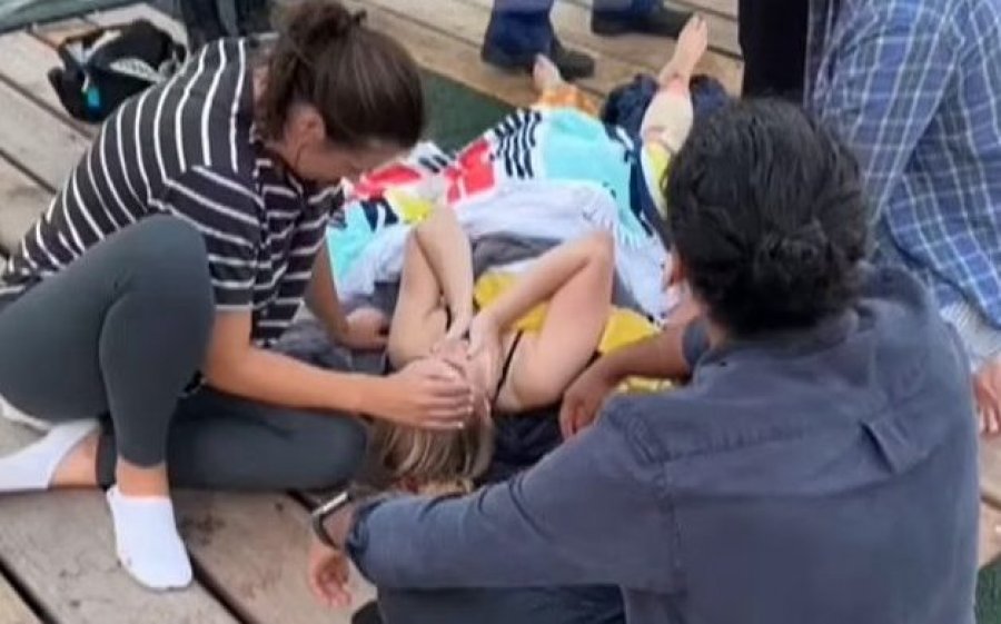 29-vjeçarja sulmohet nga peshkaqeni në portin e Sidneit, dërgohet në spital me plagë të rënda