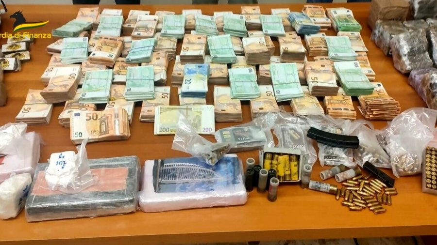 Trafikonin drogë nga Amerika e Jugut dhe Shqipëria, goditet banda shqiptaro-rumune! Sekuestrohen 5 kg kokainë