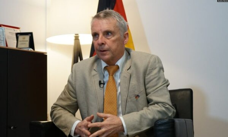 Ambasadori gjerman: Kosova s’përparoi në luftimin e korrupsionit, ndryshe nga RMV e Mali i Zi, duhet më shumë ambicie