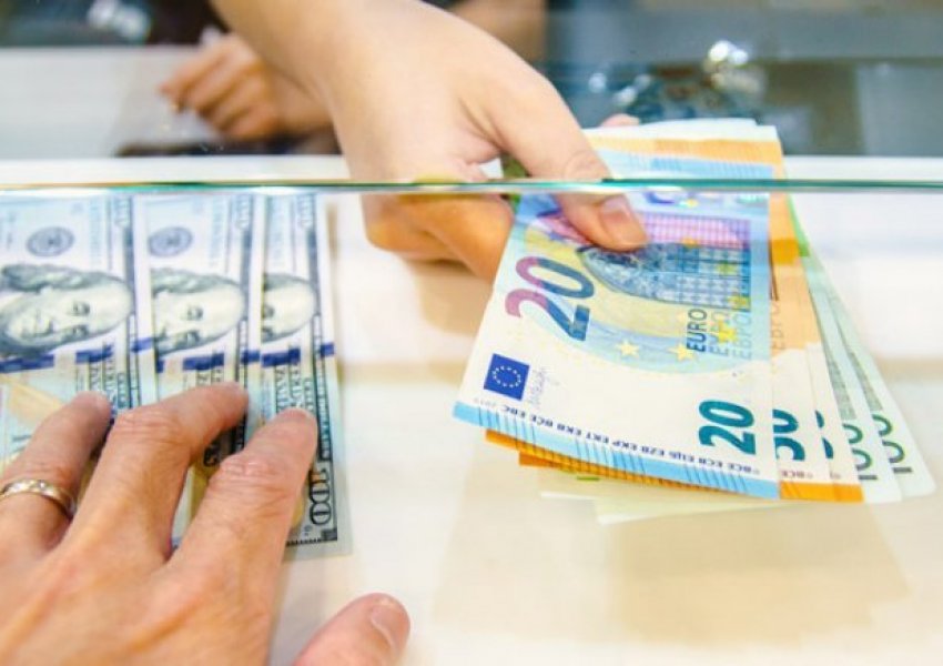 Këmbimi valutor 10 prill/ Me sa blihen e shiten dollari dhe euro, çfarë ndodh me monedhat e tjera 