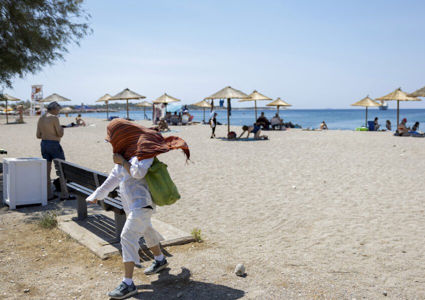 Greqia kufizon punën në natyrë pasi temperaturat po shkojnë edhe më lart