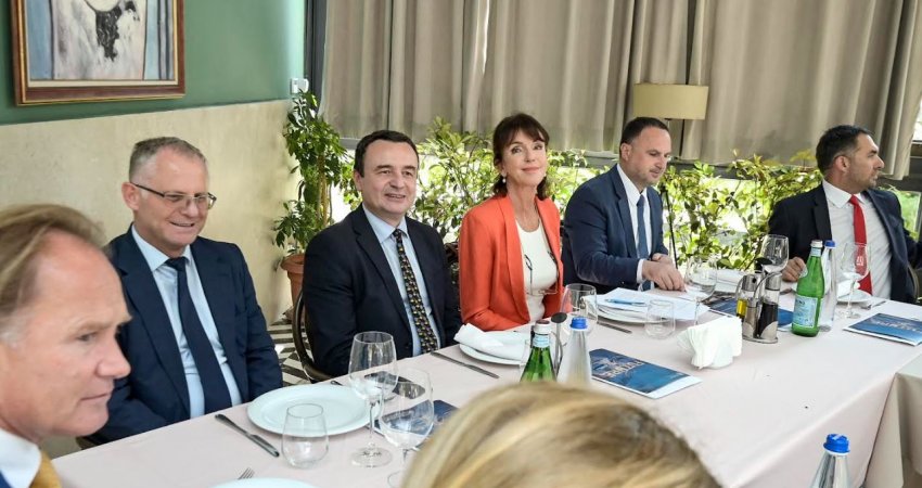 Kurti takohet me ambasadorë dhe përfaqësues diplomatikë, Qeveria jep detaje
