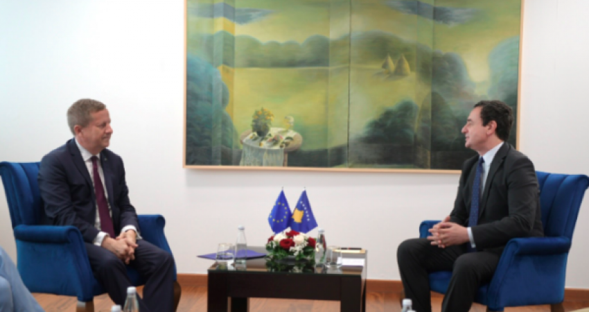 Szunyog në takim lamtumirës te Kurti: Përshpejtoji reformat për rrugën e Kosovës drejt BE-së 