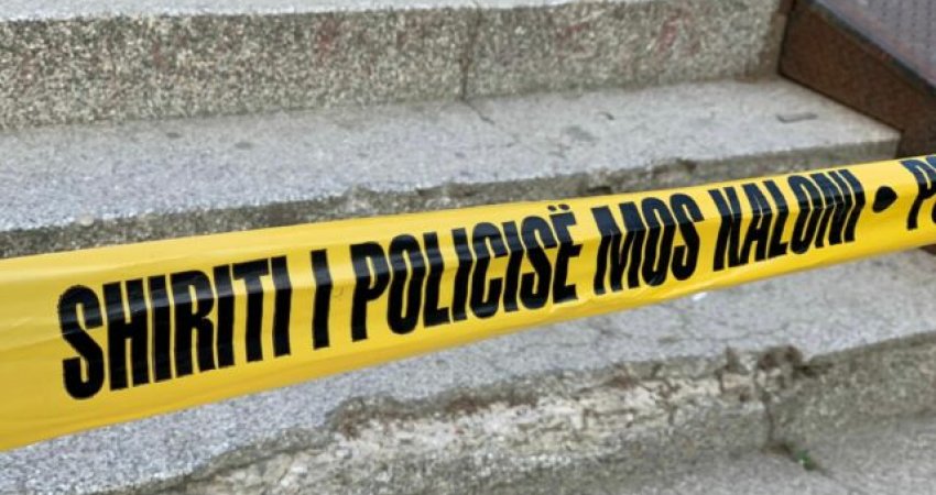 Theret me thikë një person te sheshi në Prishtinë, policia nis hetimet