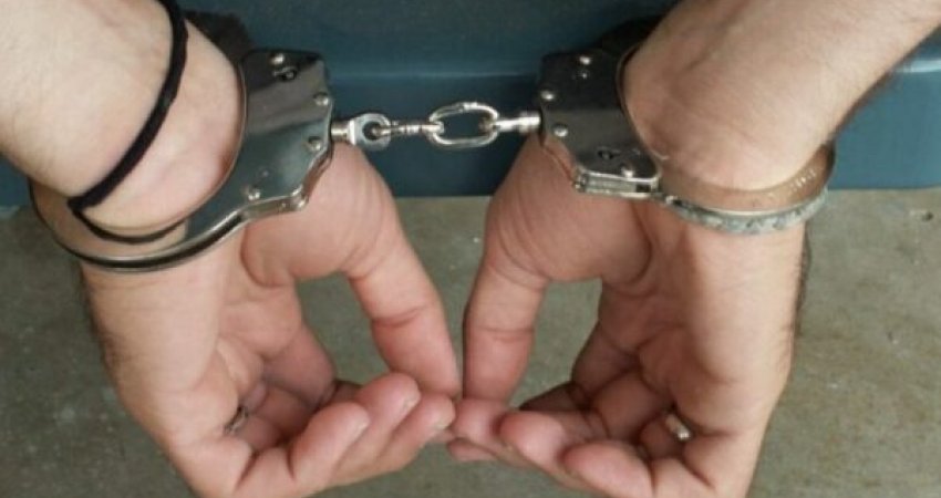 Arrestohen katër persona në Drenas, në gjendje të dehur sulmojnë një person 
