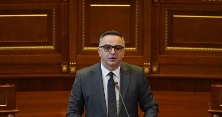 Tahiri, krerëve të shtetit: Boll u shëtitët në Paris, tashti a po merreni me minatorët e “Trepçës” që janë pa rroga