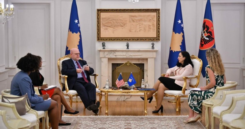 Hovenier te Presidentja, koordinohen për agjendën e saj jashtë vendit