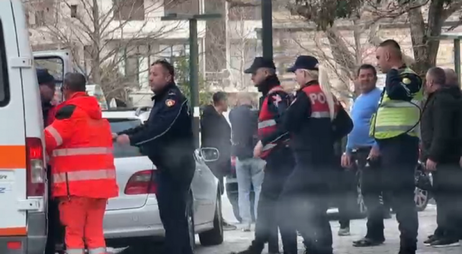 Sherr me sende të forta mes taksixhinjve në Vlorë, disa të plagosur