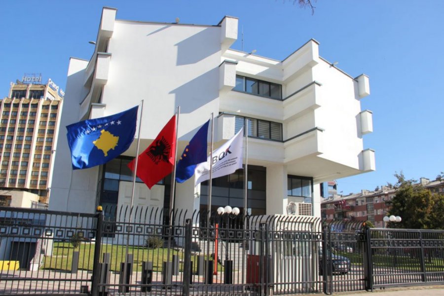 Emigrantët dërguan në Kosovë 85 mln euro gjatë janarit, qytetarët morën 137 mln euro kredi