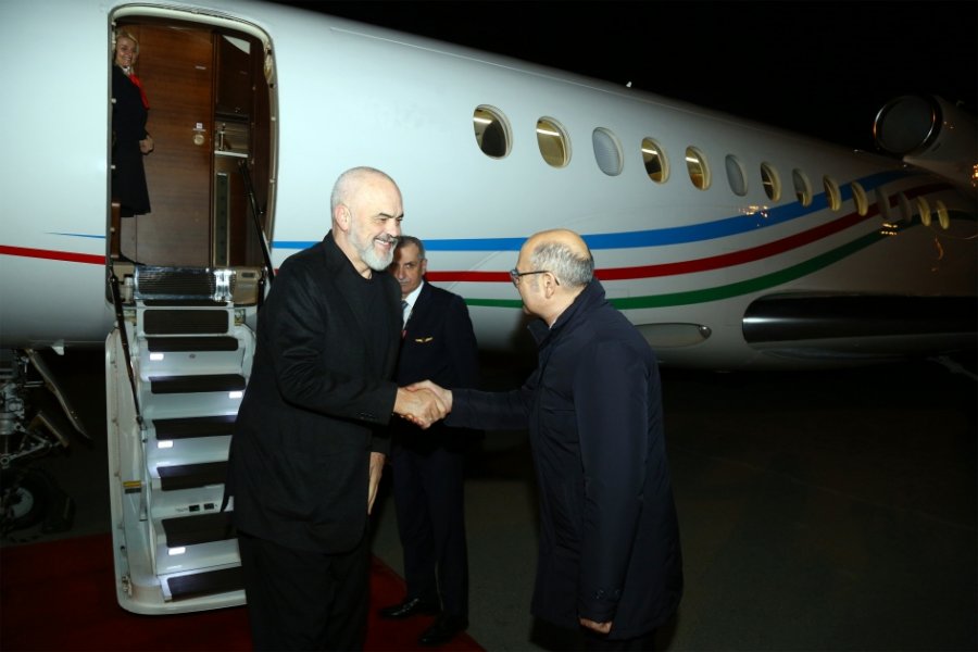 Vizita në Azerbajxhan/ Edi Rama vazhdon fluturimet me avionët privatë