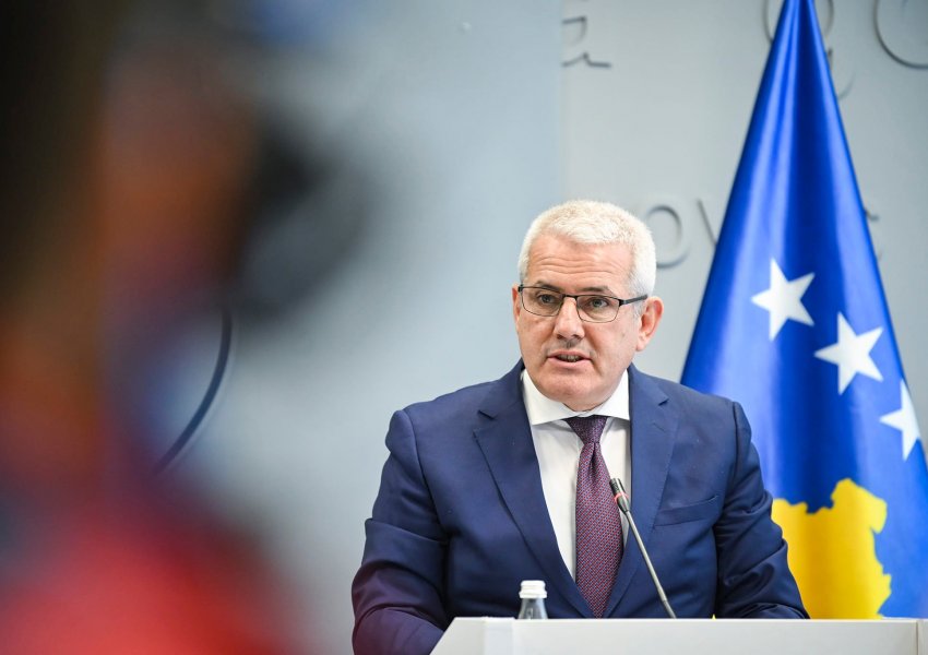 Sveçla, për bllokimin e kufijve: Një familje u kthye me forcë, Serbia është bashkëfajtore