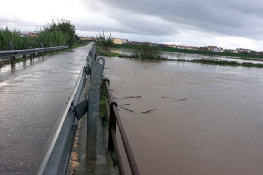 Itali: Paralajmërohen reshje të shiut dhe të borës, rrezik për përmbytje