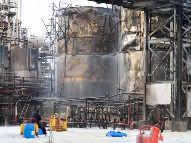 1 i vrarë, 3 të plagosur nga zjarri në një rafineri nafte në jug të Iranit